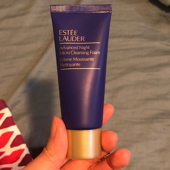 Estée Lauder Pouch and makeup set - Picture 6 of 7